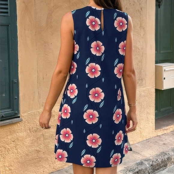 Round Neck Floral Print Sleeveless Loose Dress - Picture 3 of 3